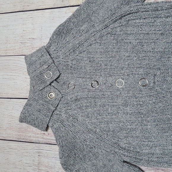 SO Womens Size Large Long Sleeve Grey Sweater - Picture 6 of 13